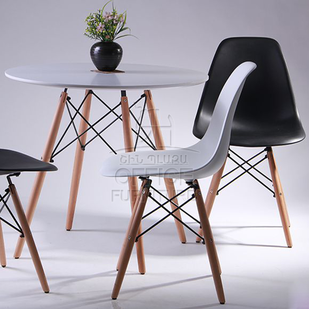 Стол и стулья Eames